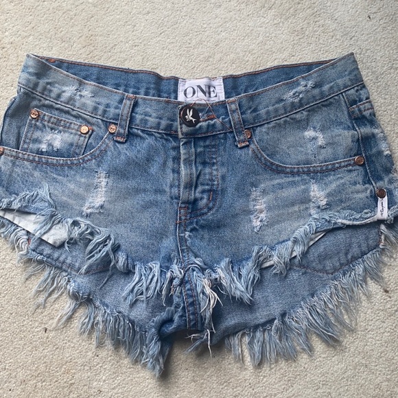 One teaspoon Jean short - Picture 1 of 3